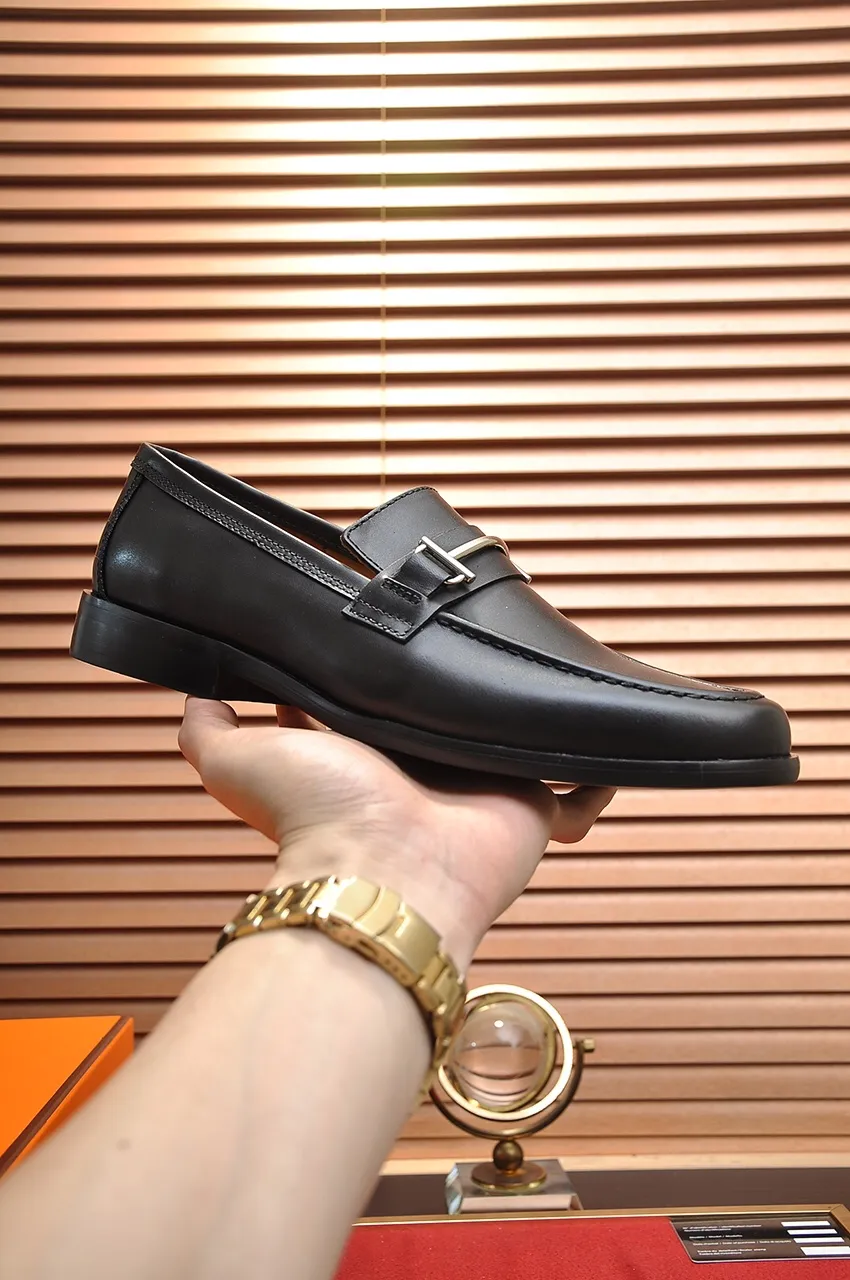Men's shoes💰460💶[HERMES] (sheepskin lining)🍀Italian top luxury🍀He does not pursue novel styles and gorgeous colors, but attracts the favor of successful men with his flawless, elegant and classic style. Formal leather shoes This very comfortable, simple and stable style allows you to easily match any style! The pattern is absolutely 1:1 refined from the original case, and we strive for excellence in materials, imported cowhide + sheepskin lining💪💪💪extraordinary texture👍! .Black Brown Size: 38-45 (45 customized)